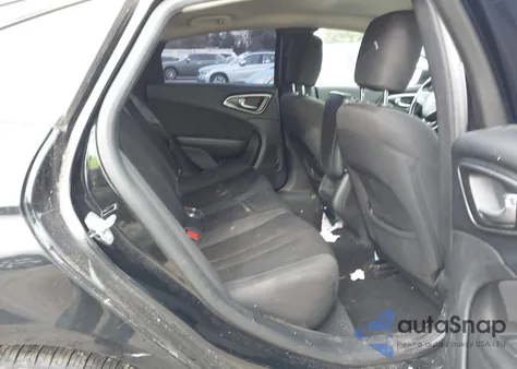 2015 Chrysler 200 Limited из США, поврежденный, VIN 1C3CCCAB7FN753109